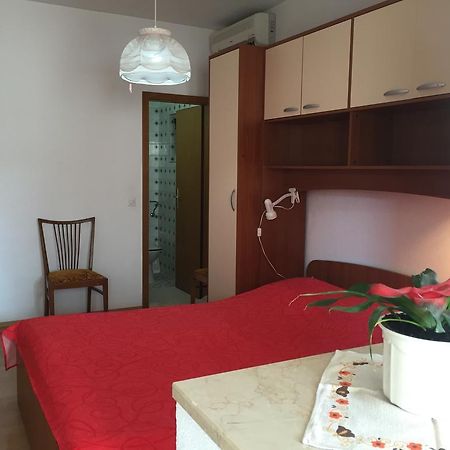 Apartments Bilic Nemira 奥米什 外观 照片