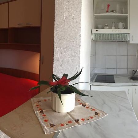 Apartments Bilic Nemira 奥米什 外观 照片