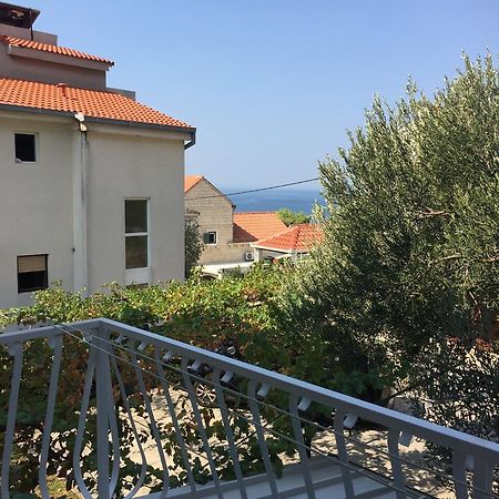 Apartments Bilic Nemira 奥米什 外观 照片