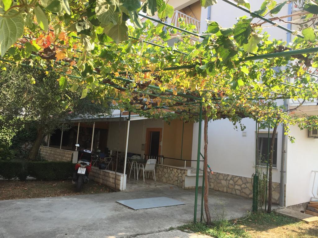 Apartments Bilic Nemira 奥米什 外观 照片