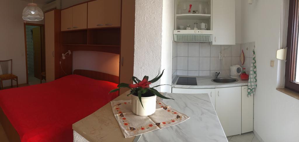 Apartments Bilic Nemira 奥米什 外观 照片
