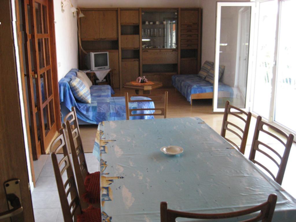 Apartments Bilic Nemira 奥米什 外观 照片
