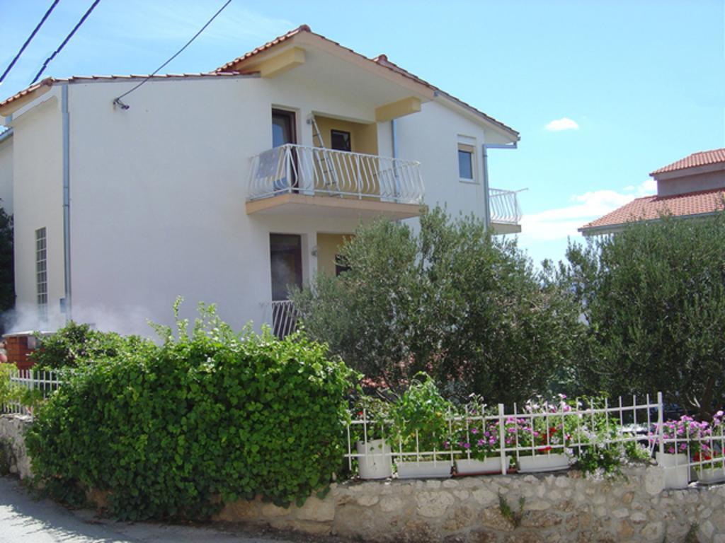 Apartments Bilic Nemira 奥米什 外观 照片